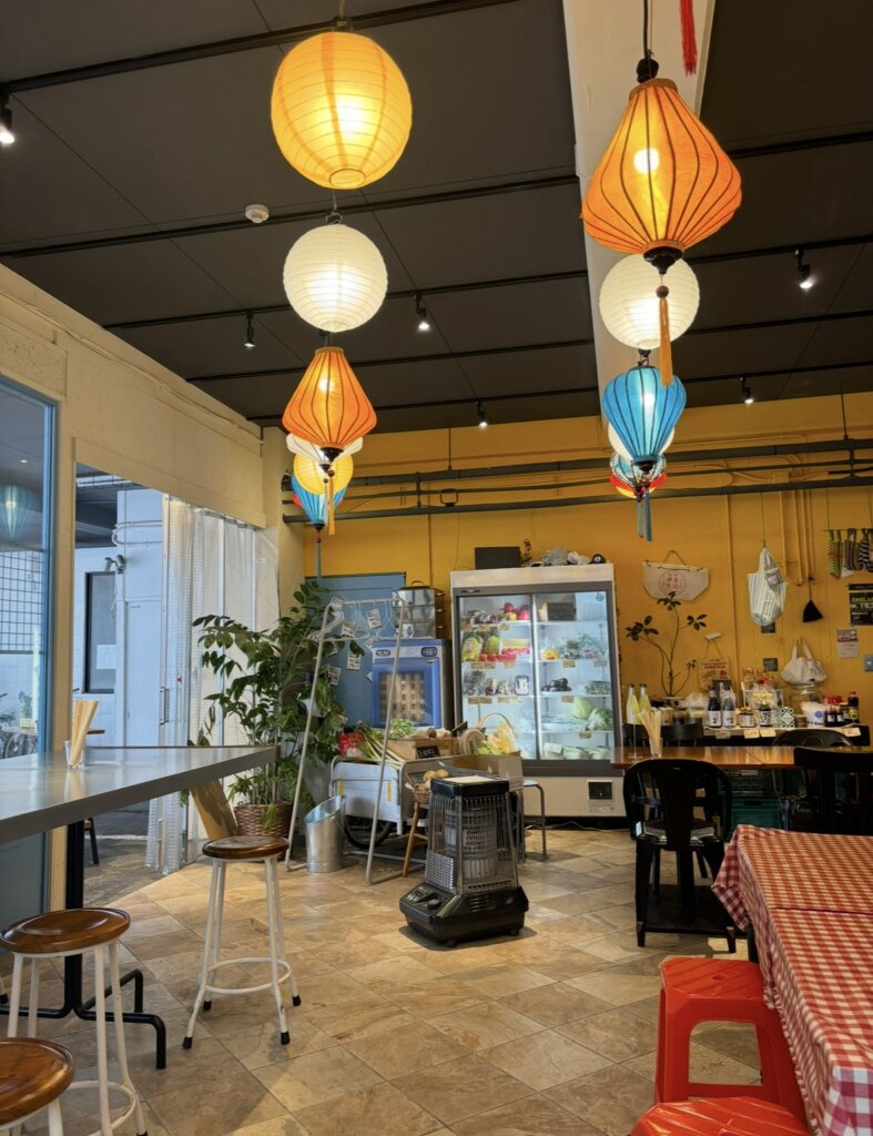 虹色路店